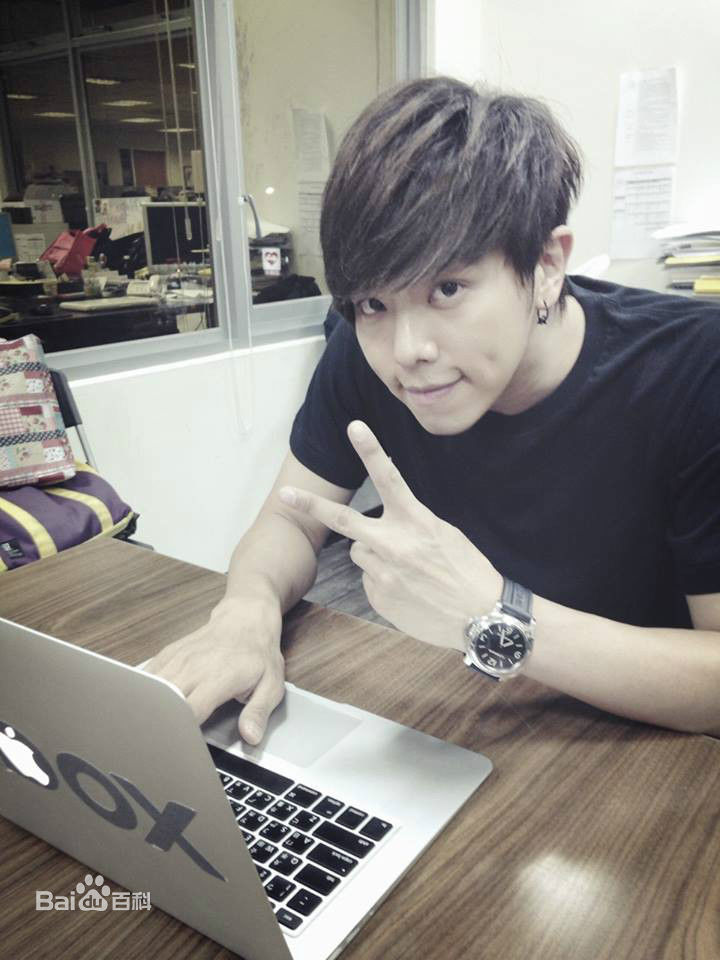 黄鸿升(Alien Huang)生活照素颜照相册