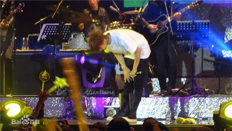 黄鸿升(Alien Huang)爱进化巡回演唱会香港站壁纸壁纸