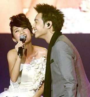 潘玮柏(Wilber Pan)不良笑花活动照前后照片