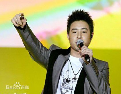 潘玮柏(Wilber Pan)不良笑花活动照前后照片