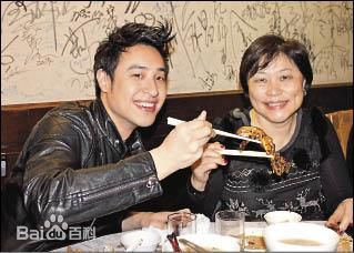 潘玮柏(Wilber Pan)生活照性感图片图集