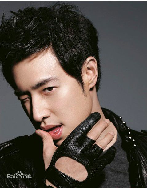 潘玮柏(Wilber Pan)最全杂志照相册