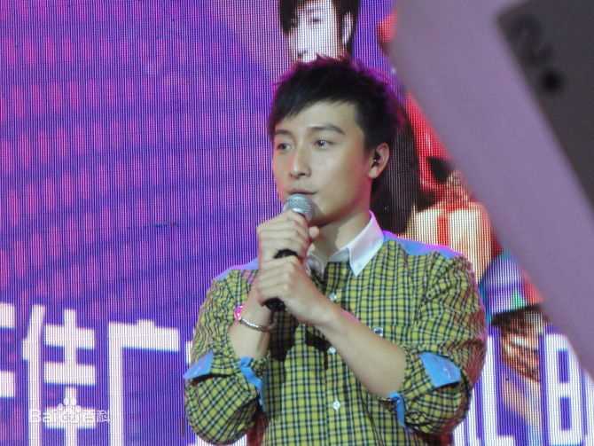 方力申(Alex Fong)2010张敬轩歌友会图片图集