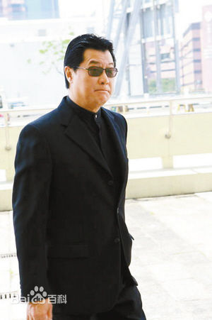 邓光荣(Alan Tang Kwong Wing)前后照片