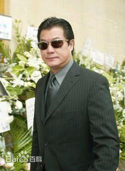 邓光荣(Alan Tang Kwong Wing)前后照片