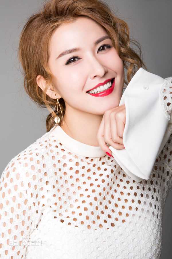 徐洁儿(Jill Hsu)最全轻熟风时尚壁纸