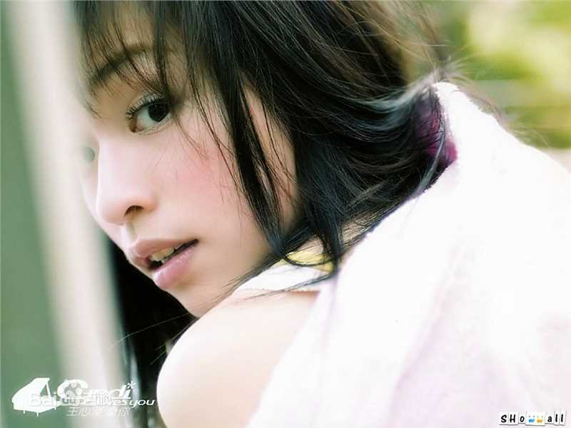 最新王心凌(Cyndi Wang)在《爱你》中的壁纸