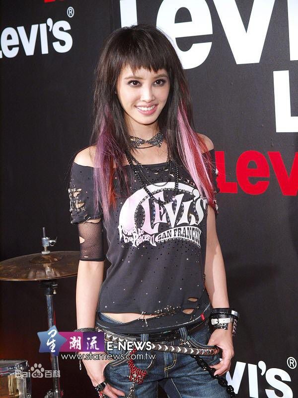 蔡依林(Jolin Tsai、 （韩）、ツァイ イーリン（日）、 （泰）)Jolin个性超萌瞬间素颜照相册