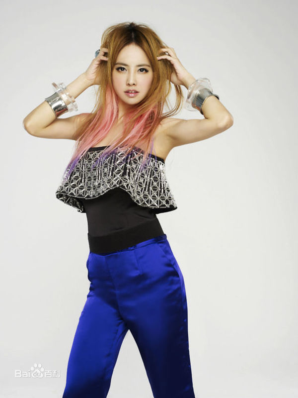 蔡依林(Jolin Tsai、 （韩）、ツァイ イーリン（日）、 （泰）)在2012《MUSE》中的