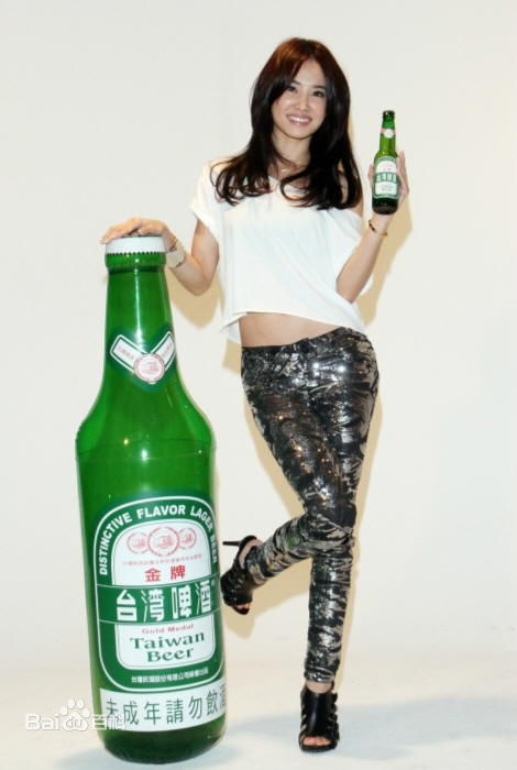蔡依林(Jolin Tsai、 （韩）、ツァイ イーリン（日）、 （泰）)代言金牌台湾啤酒前后照片