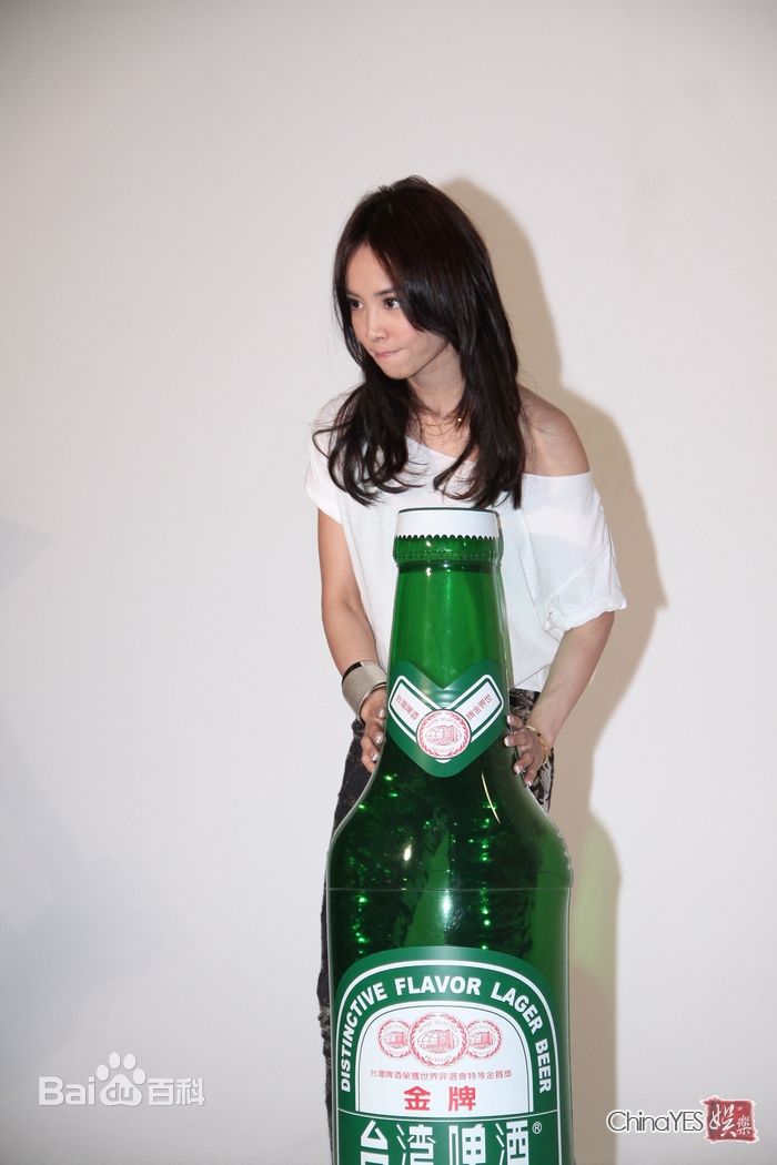 蔡依林(Jolin Tsai、 （韩）、ツァイ イーリン（日）、 （泰）)代言金牌台湾啤酒前后照片