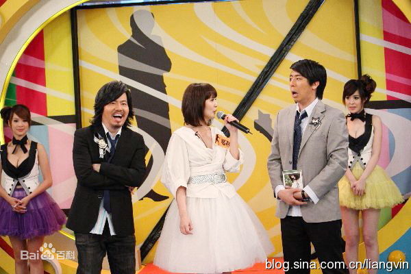 梁赫群(Vicent)工作中照素颜照相册