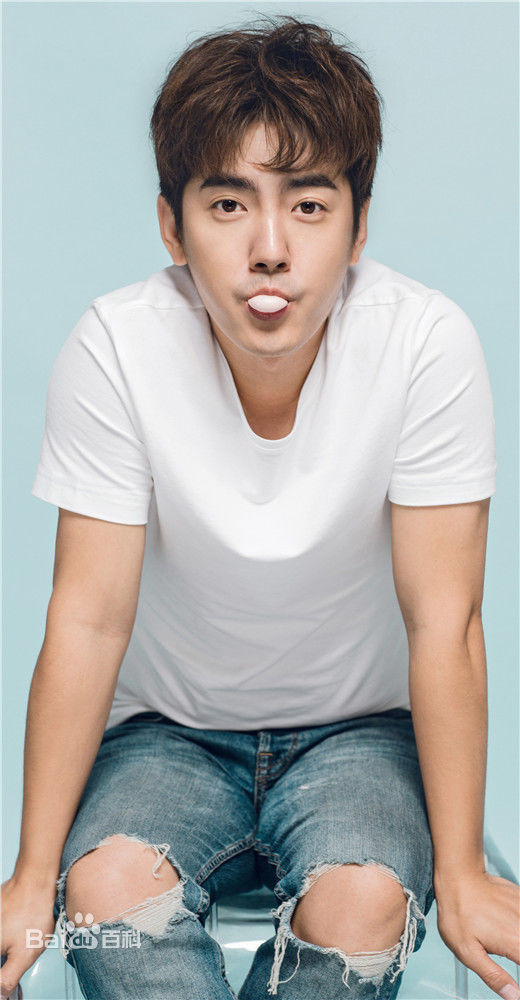 最新洪连城性感图片