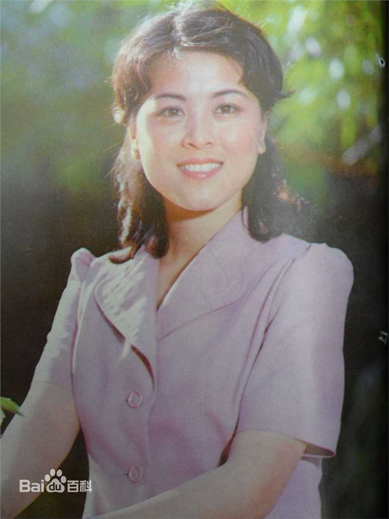 最优质陈肖依生活照