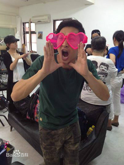 邱凯伟(Darren)生活照前后照片