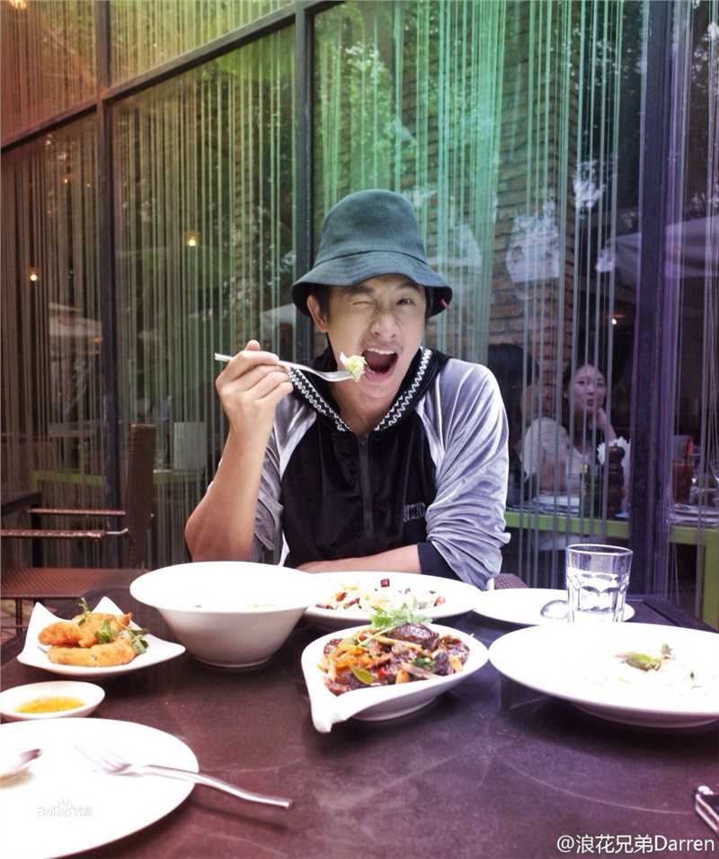 邱凯伟(Darren)生活照前后照片