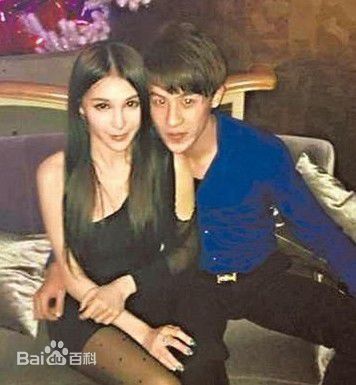 陈静仪(Mia)与男友陈俊宇性感图片图集