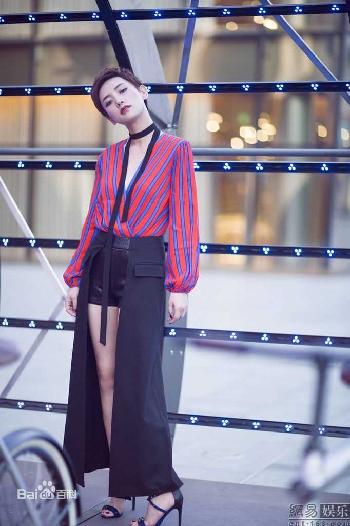 李晓峰街拍前后照片