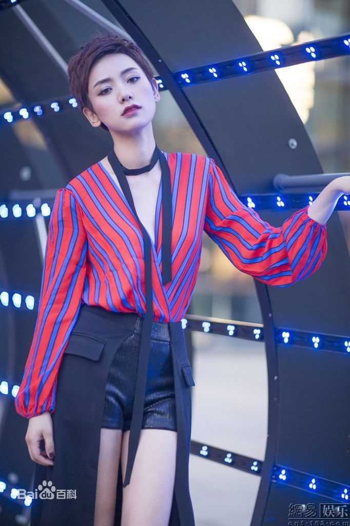 李晓峰街拍前后照片