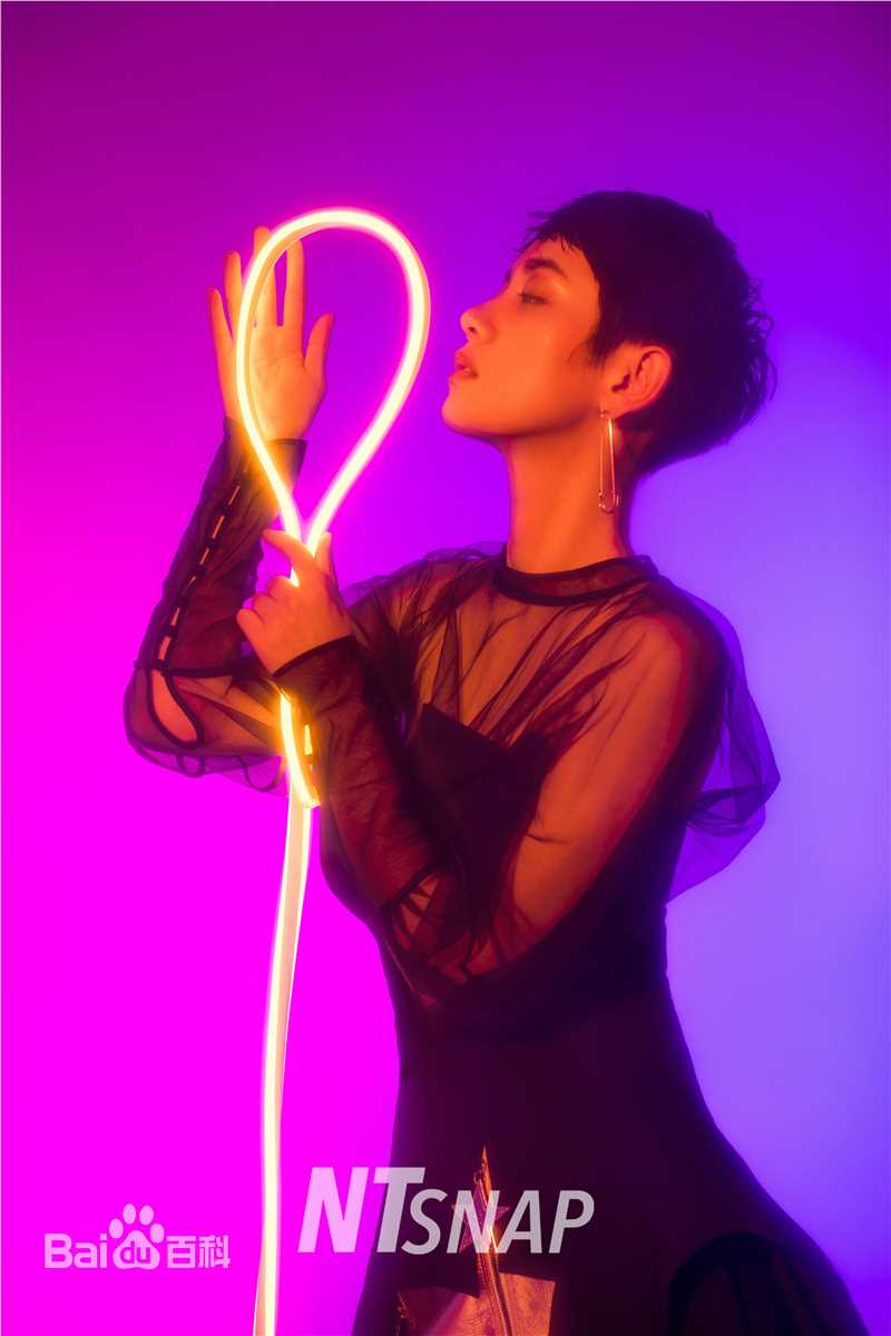 李晓峰街拍前后照片