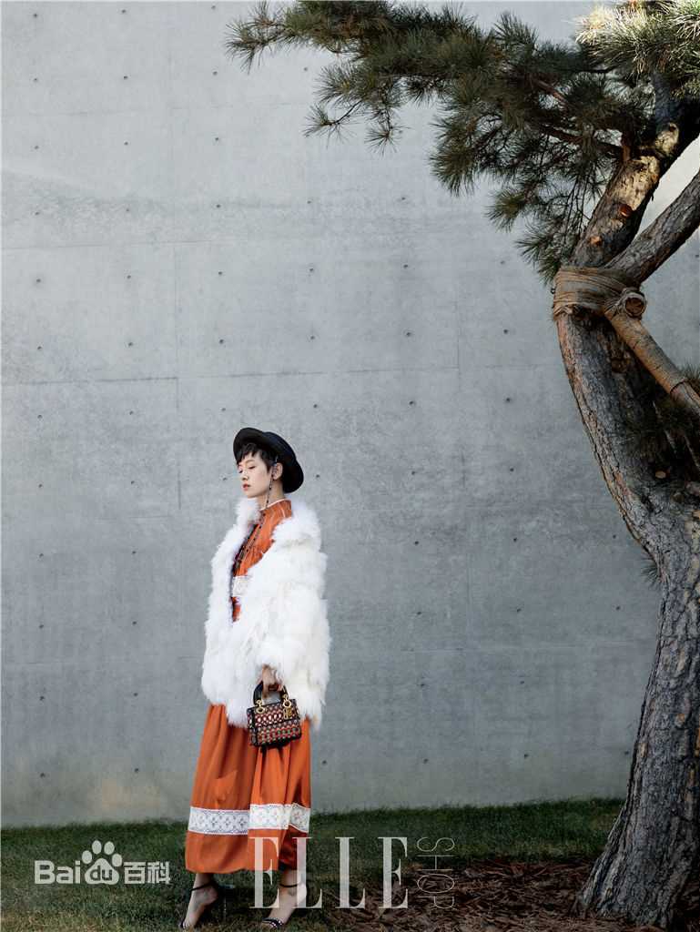 李晓峰2018风格大片 造型独特性感图片图集