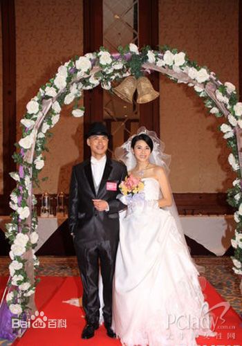 蒙嘉慧(Yoyo Mung)和郑伊健性感图片图集