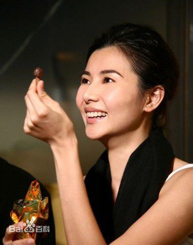 蒙嘉慧(Yoyo Mung)广告照性感图片图集