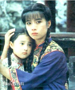 岳翎(LEEN (YUE LING）)1992年《青青河边草》最优质剧照