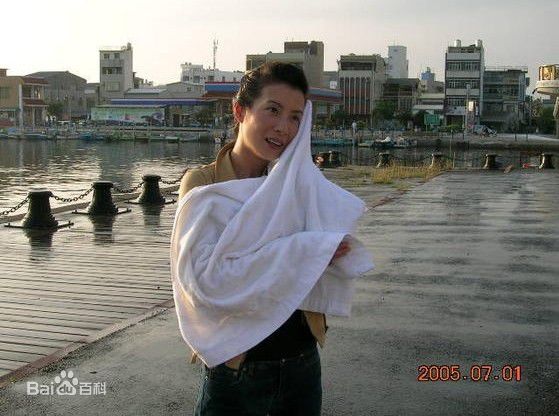 岳翎(LEEN (YUE LING）)2005年《爱恋狂潮）剧照