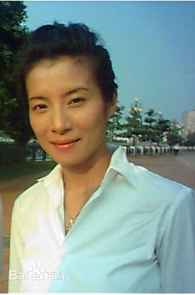 岳翎(LEEN (YUE LING）)2005年《爱恋狂潮）剧照