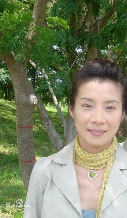 岳翎(LEEN (YUE LING）)2005年《爱恋狂潮）剧照