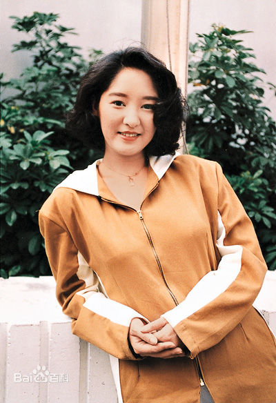 严慧明(Shirley Yim)生活和艺术照素颜照壁纸