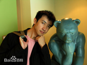 鄢颇导演图片图册