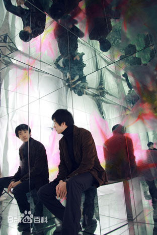 鄢颇新结婚时代导演图册