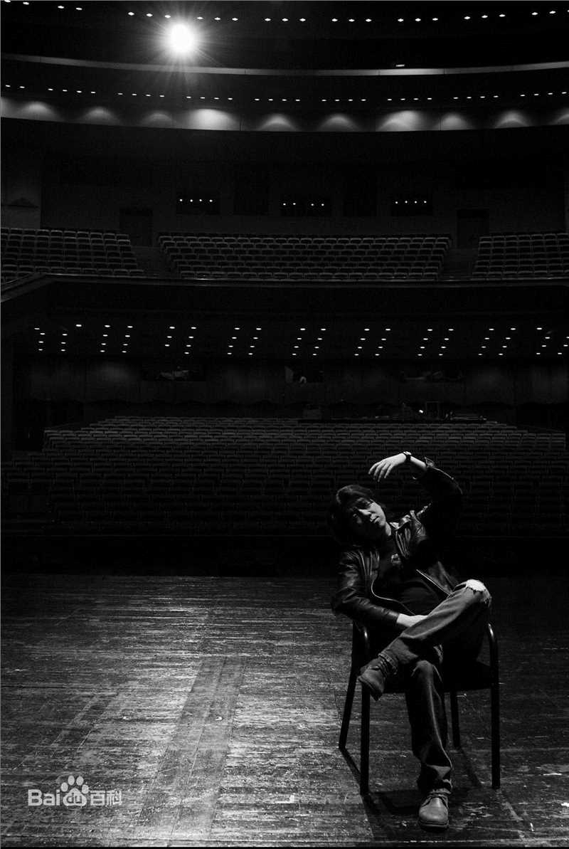 最新孟京辉性感图片