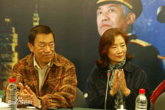 吕中出席活动生活照相册