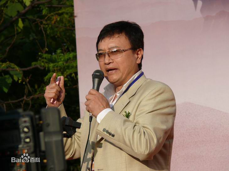 刘信义生活照素颜照相册