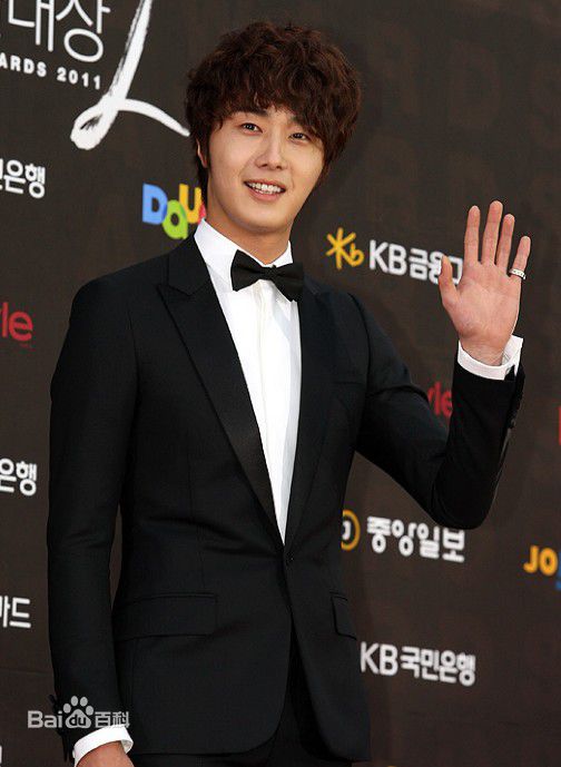 丁一宇(JungilWoo)参加百想艺术大赏图片图集