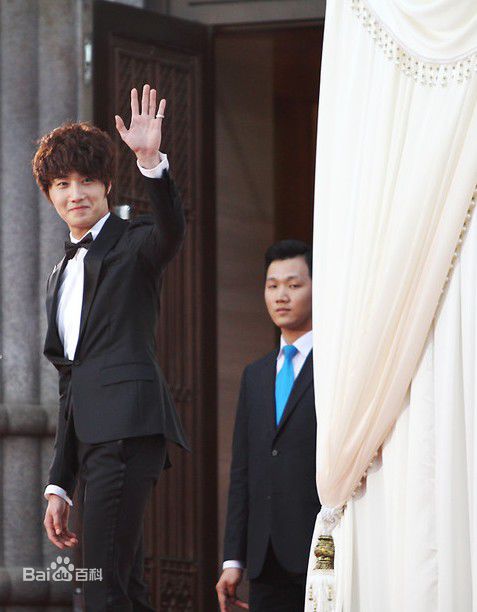 丁一宇(JungilWoo)参加百想艺术大赏图片图集