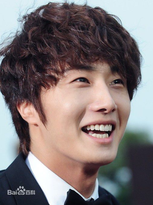 丁一宇(JungilWoo)参加百想艺术大赏图片图集