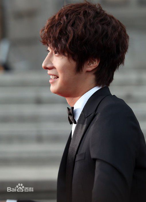 丁一宇(JungilWoo)参加百想艺术大赏图片图集