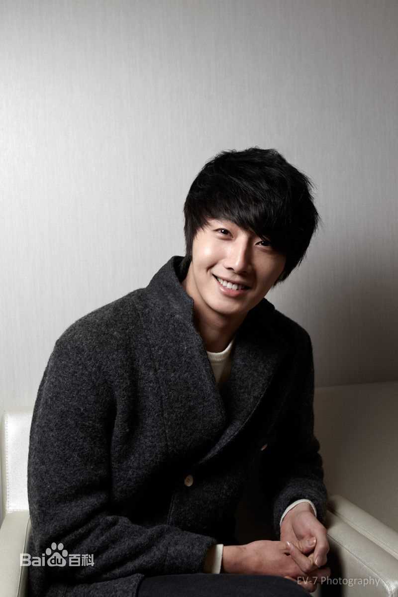 丁一宇(JungilWoo)笑靥如花性感图片壁纸