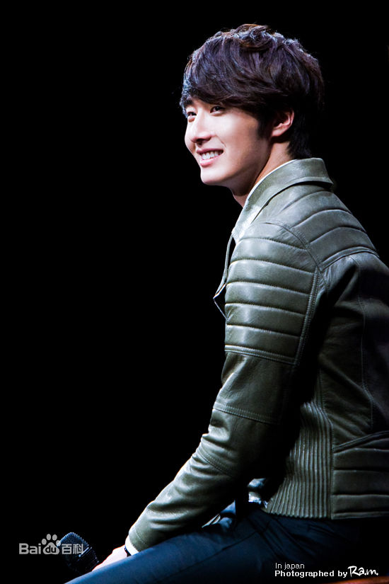 丁一宇(JungilWoo)笑靥如花性感图片壁纸