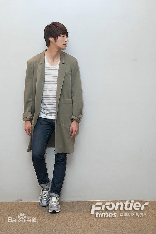 丁一宇(JungilWoo)笑靥如花性感图片壁纸