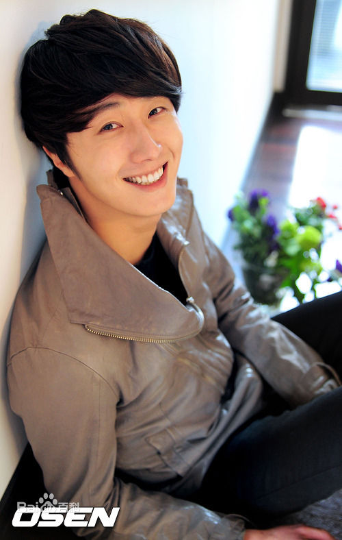 丁一宇(JungilWoo)笑靥如花性感图片壁纸