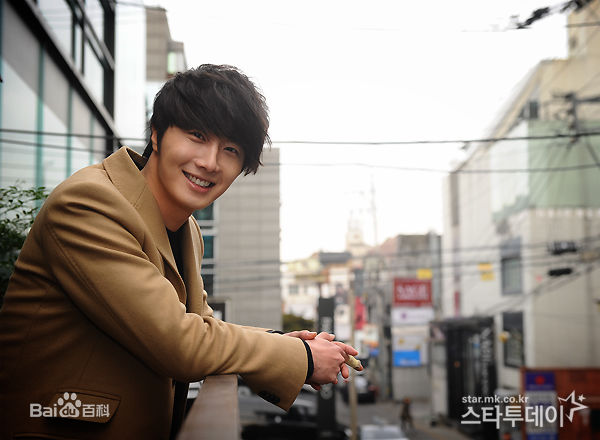 丁一宇(JungilWoo)笑靥如花性感图片壁纸