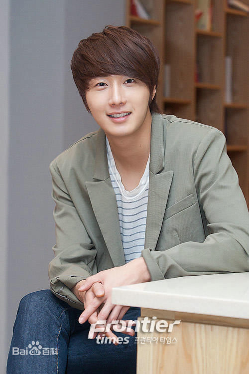 丁一宇(JungilWoo)笑靥如花性感图片壁纸