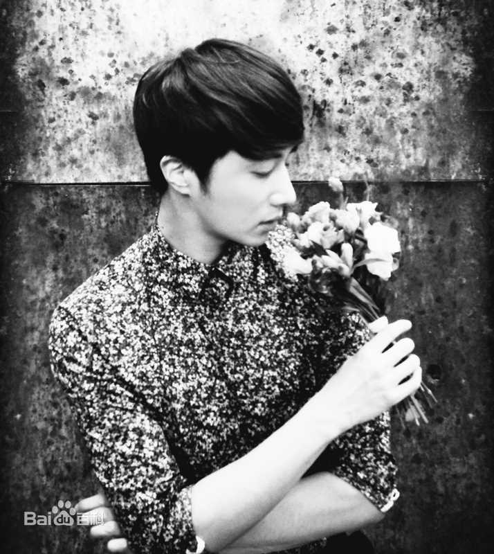 丁一宇(JungilWoo)笑靥如花性感图片壁纸