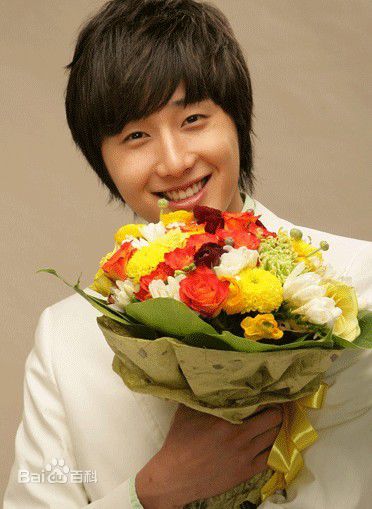 丁一宇(JungilWoo)笑靥如花性感图片壁纸