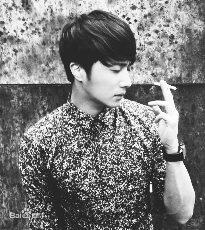 丁一宇(JungilWoo)笑靥如花性感图片壁纸